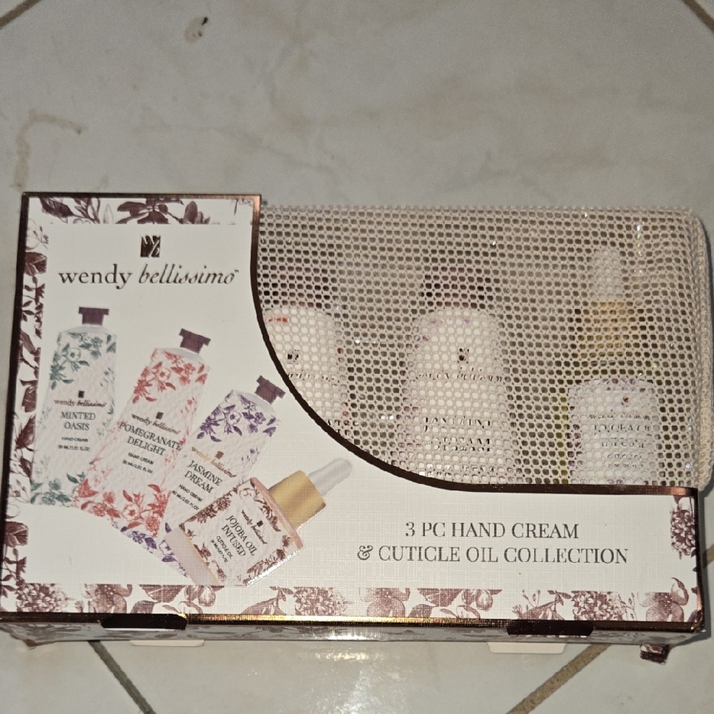 Wendy Bellissimo 3-Pc Hand Cream & Cuticle Oil Set - Pink Floral